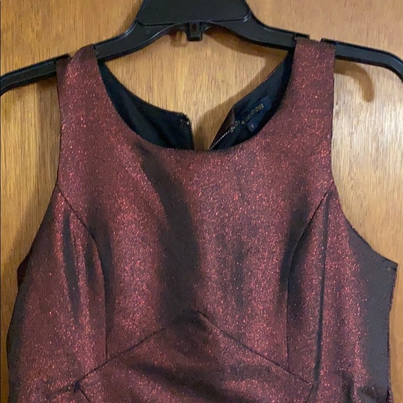 Red dress - Picture 2 of 2